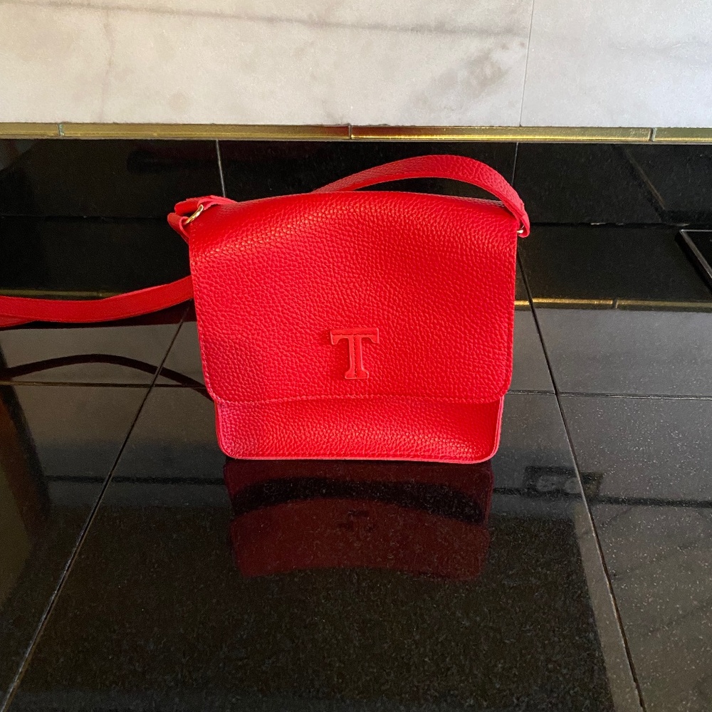 T  RED  CROSSBODY BAG